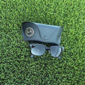 Ray-Ban Classic Black Sunglasses with Case